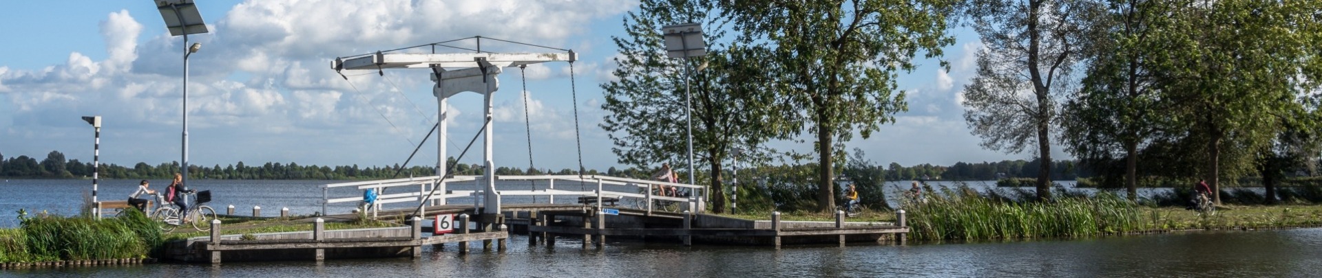 Reeuwijkse plassen met ophaalbrug